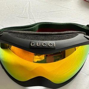 Gucci goggles in Black & Green & Red elastic bands